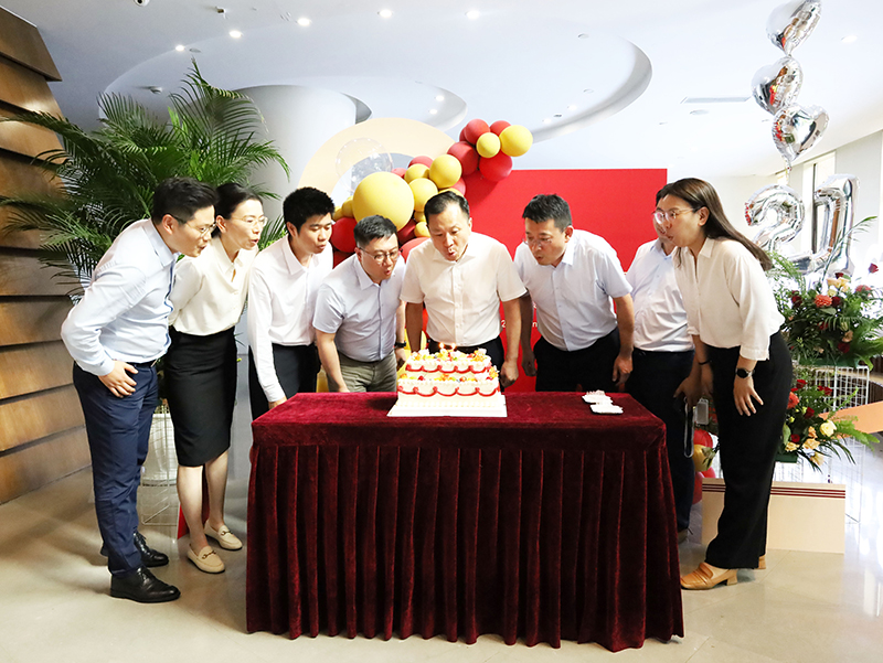 二十一载 智造未来丨贺pa视讯集团股份廿一诞辰，再启新篇